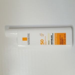 LA Roche-Posay Anthelios Light Fluid Sunscreen with Cell-OX Shield SPF 50